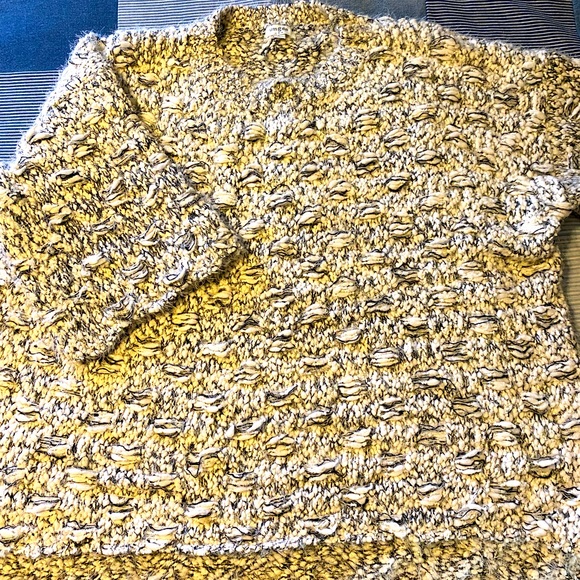 Large Umgee sweater - Picture 1 of 5